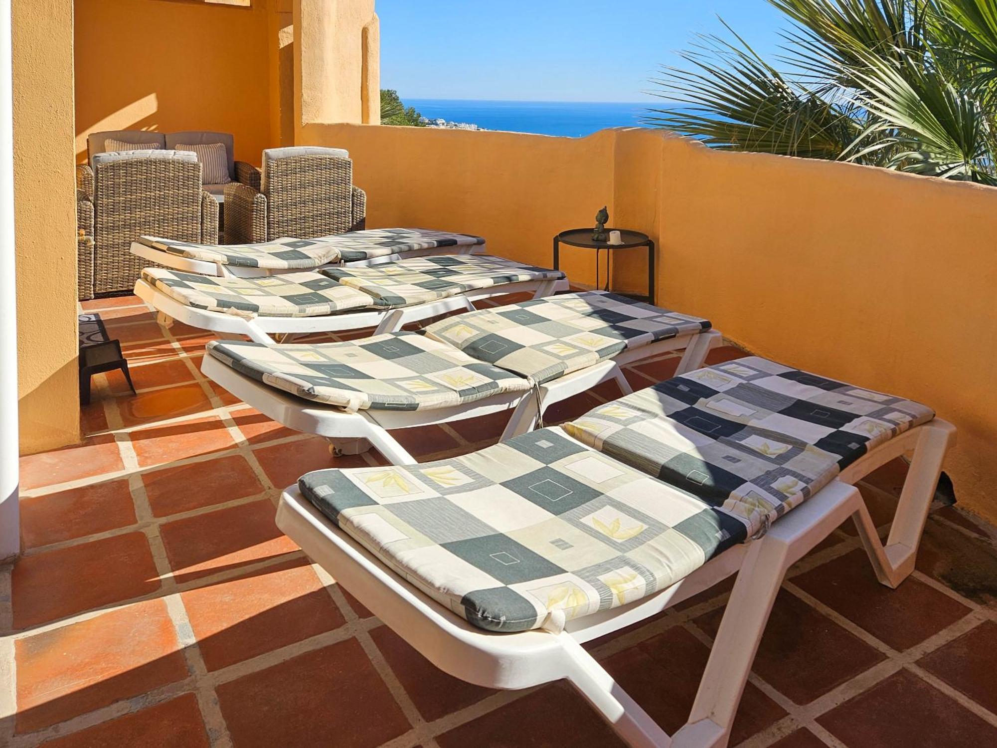 3 Bedroom Penthouse Apartment In Calahonda MIJAS COSTA Exteriör bild